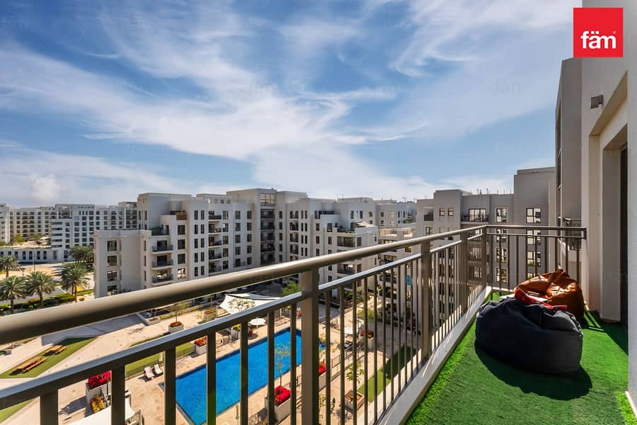3 Bedrooms + Maid High Floor , Pool View Vot