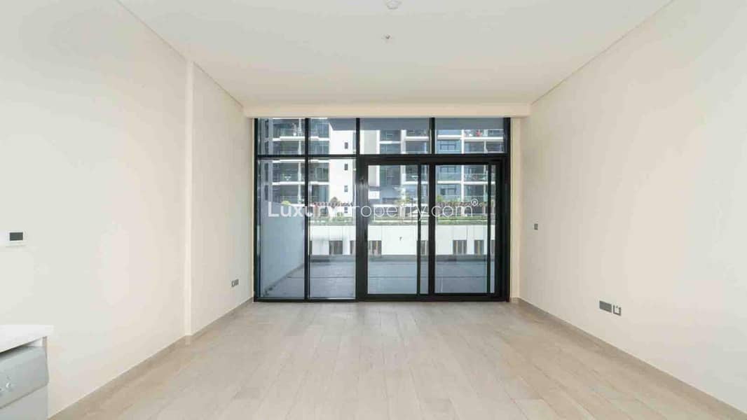 Modern 1BR at Azizi Riviera Waterfront Community