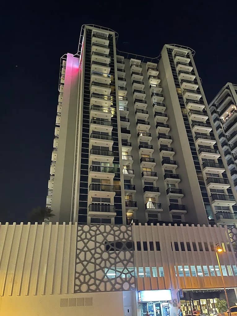 Spacious 2 Bedroom Apartment | High Floor | Excellent Amenities