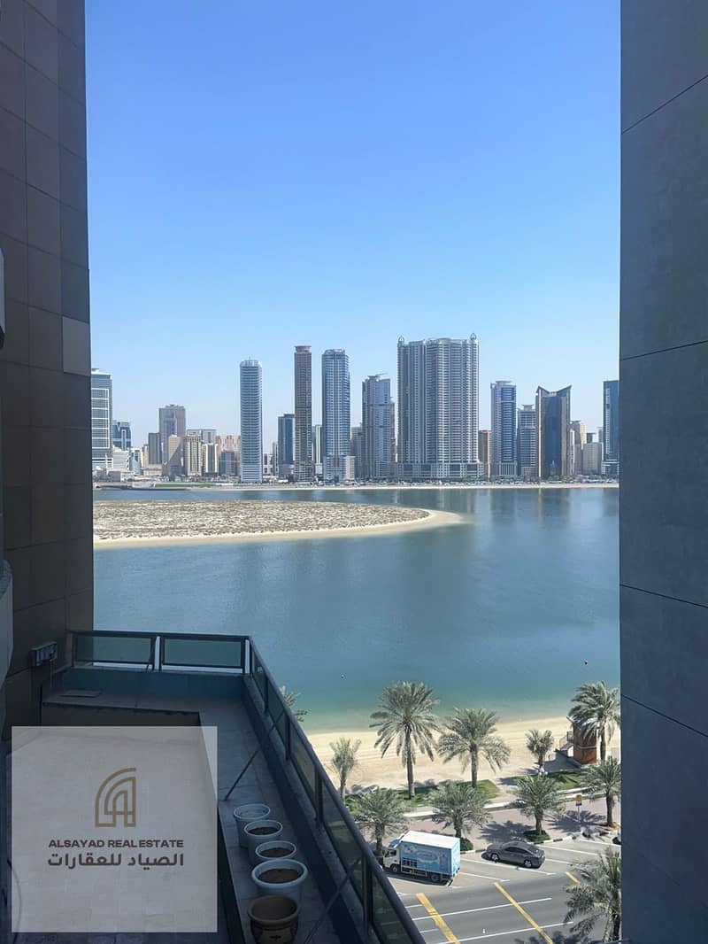 3 2 3-room apartment, spacious living room, 2 balcony, very clean tower