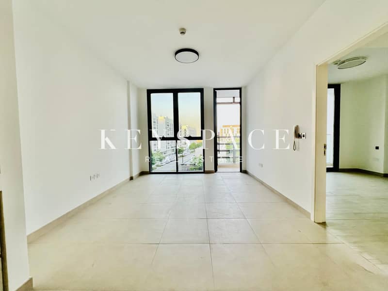 Prestigious Luxury Residence | Highly Desirable Metropolitan Address | Resale