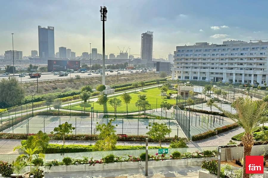 Semi Furnished | 1BR+Study Room | Brand New