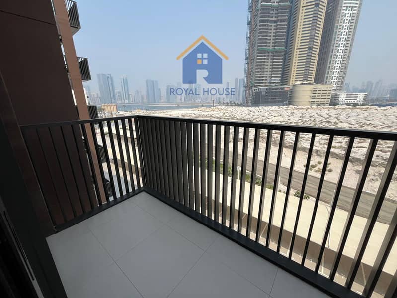 Studio apartment in the most prestigious area of Sharjah at a bargain price
