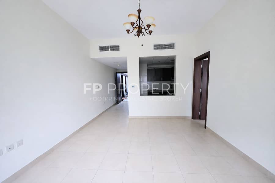 Chiller Free | Rented unit | Mid Floor