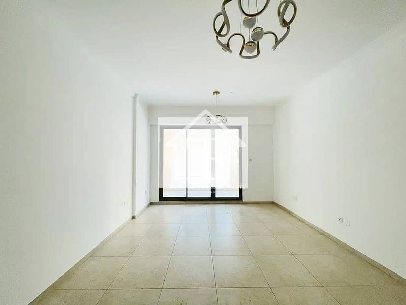 Corner Unit | Semi Closed Kitchen | Open Balcony