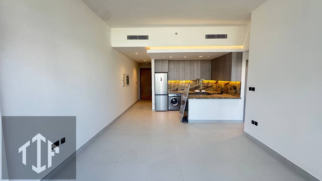 Brand new Ready to move 1Br with kitchen appliances