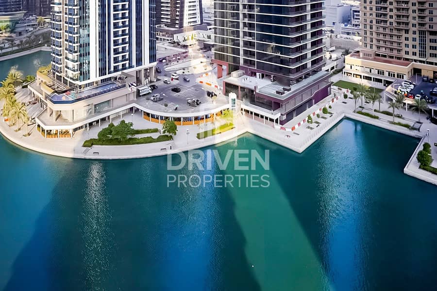 Bright Unit | Prime Location | Lake View