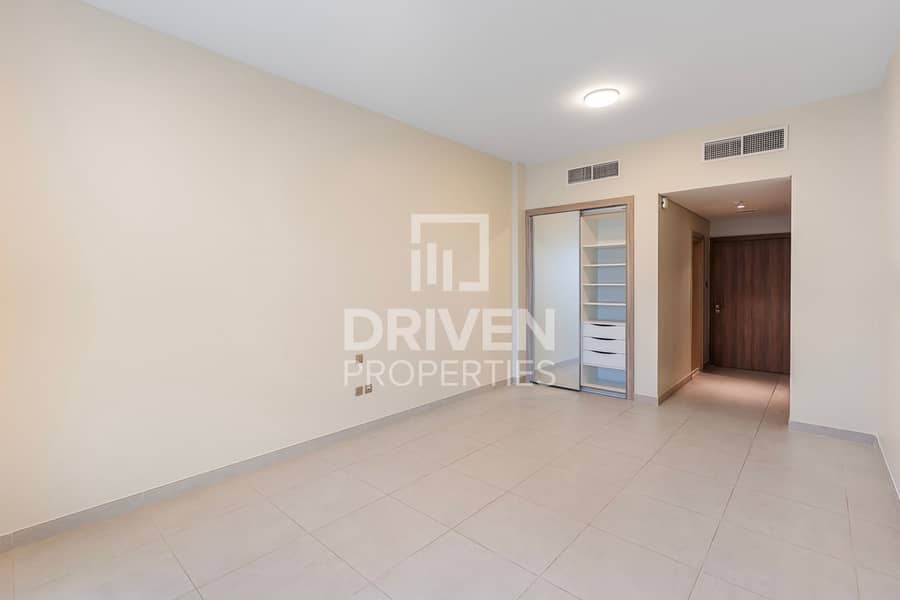 Spacious Apt | Close to Park | Prime Location