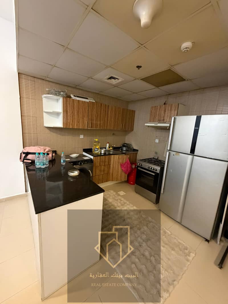 Excellent location - Large area - Close to the Dubai and Sharjah exit - Close to all services - Free parking