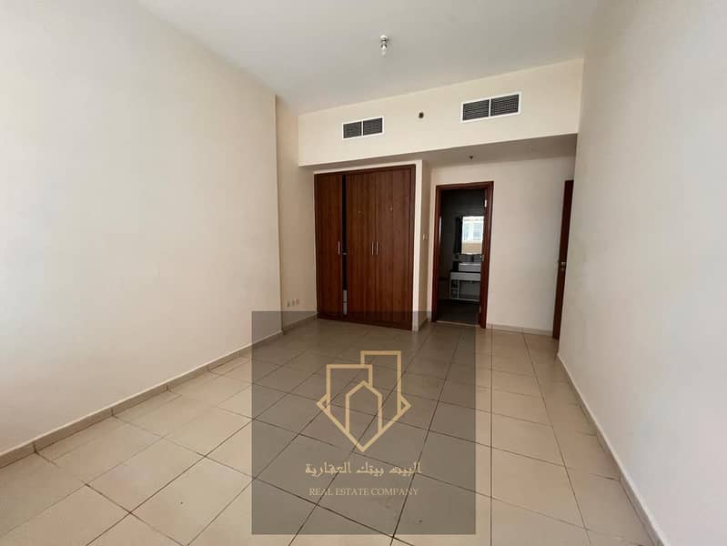 Excellent location - Large area - Close to the Dubai and Sharjah exit - Close to all services -