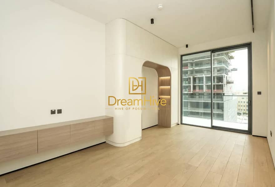 BIG LAYOUT | STREET VIEW | COSMOPOLITAN LIVING | VASTU UNIT | FLOOR TO CEILING WINDOWS | YOUR COZY URBAN ESCAPE YOU'VE BEEN LOOKING FOR