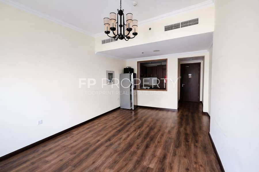 Chiller Free | Mid Floor | Rented unit