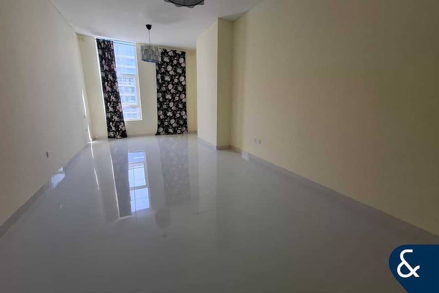 RECENT REFURB | VACANT | PRIME LOCATION