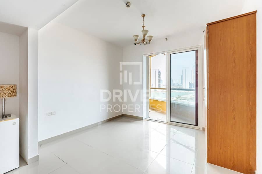 Studio Apt | Ready to Move in | Mid Floor