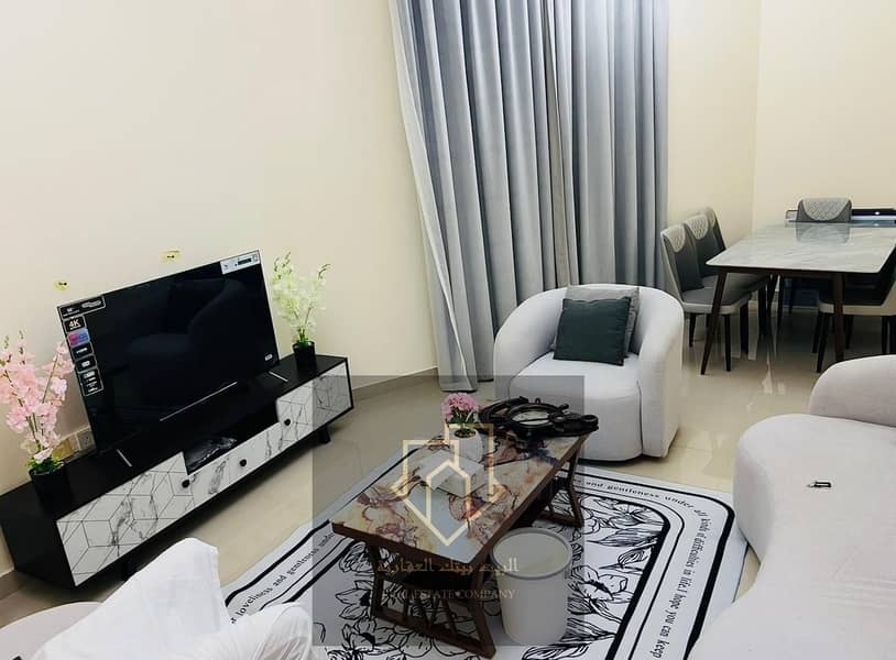 For sale: Two bedrooms and a living room, two master bedrooms + bathroom, fully furnished, comfortable space and excellent lighting. Excellent inv
