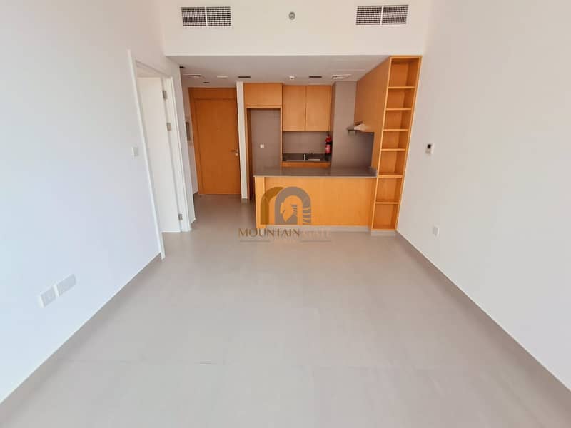 Prime location | Market view | Rented