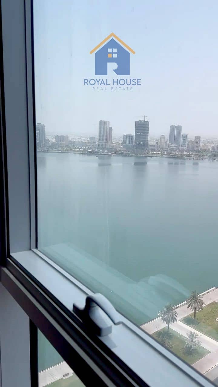 Two bedrooms and a living room, first row tower overlooking the lake, large area