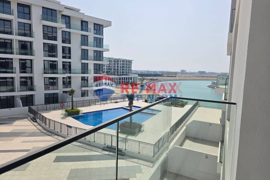 PRIME LOCATION - WATERFRONT VIEW - LUXURY LIVING