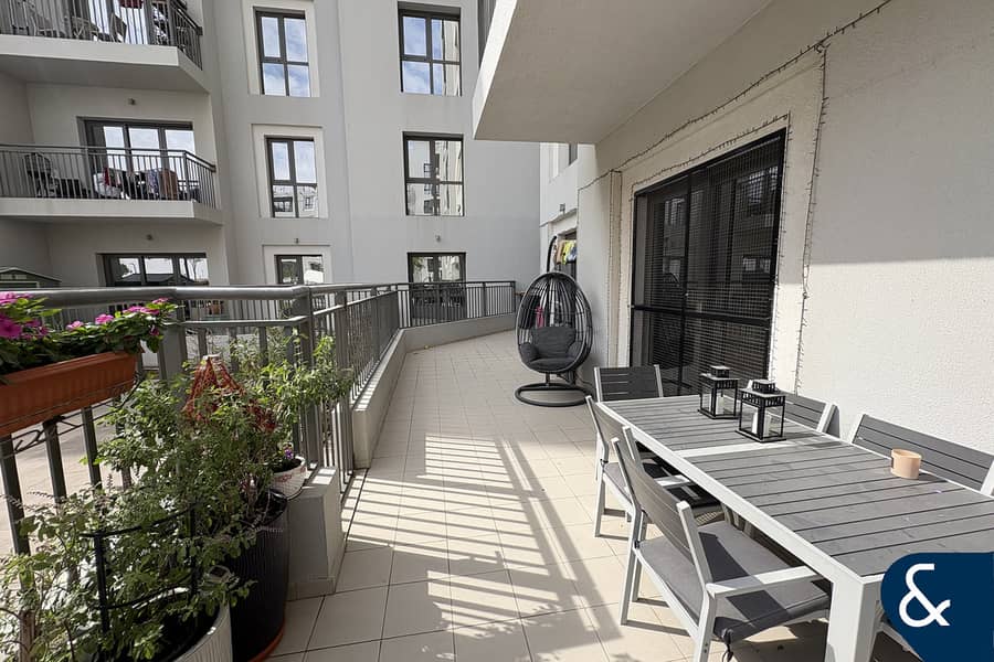 Large Terrace | VOT | Direct Pool Access